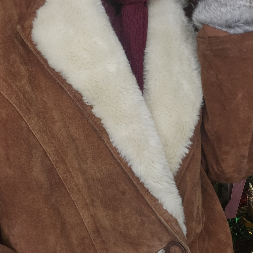 90s Vintage Women's Brown Suede Coat Faux Fur Collar Quilted Interior Pockets - Picture 2 of 4